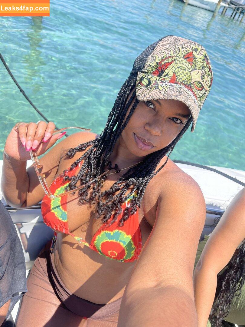 Yasmeen Kearra / yaskearra / yasmeen.kearra leaked photo photo #0046