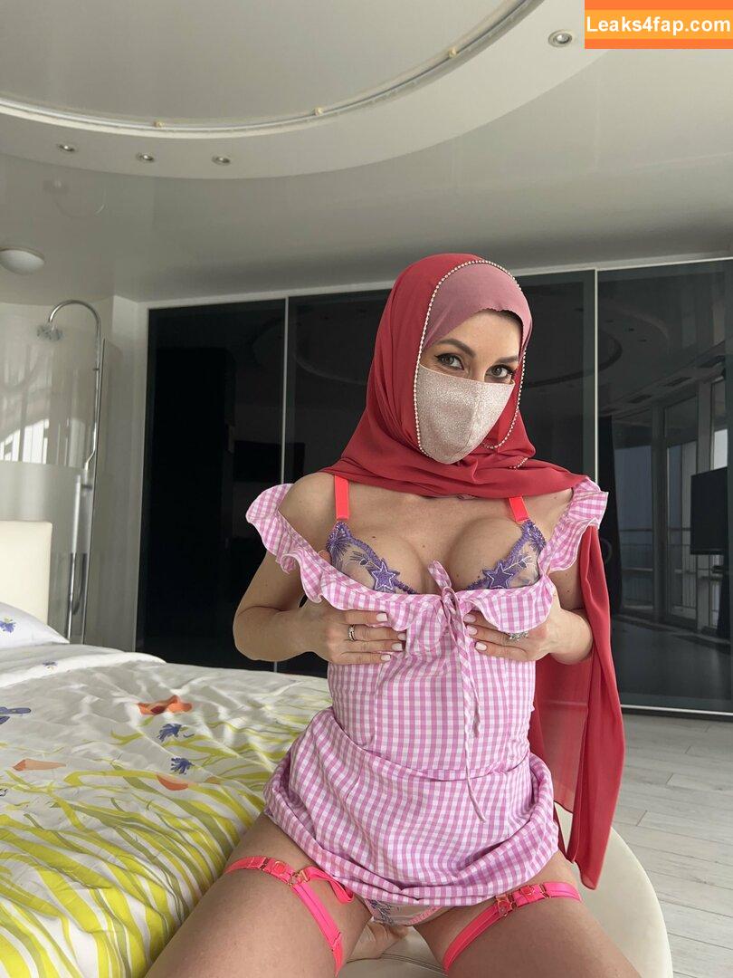 Yasmin_habibi / hijabibella / yasminhbb leaked photo photo #0029