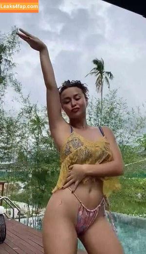 Yassi Pressman фото #0003