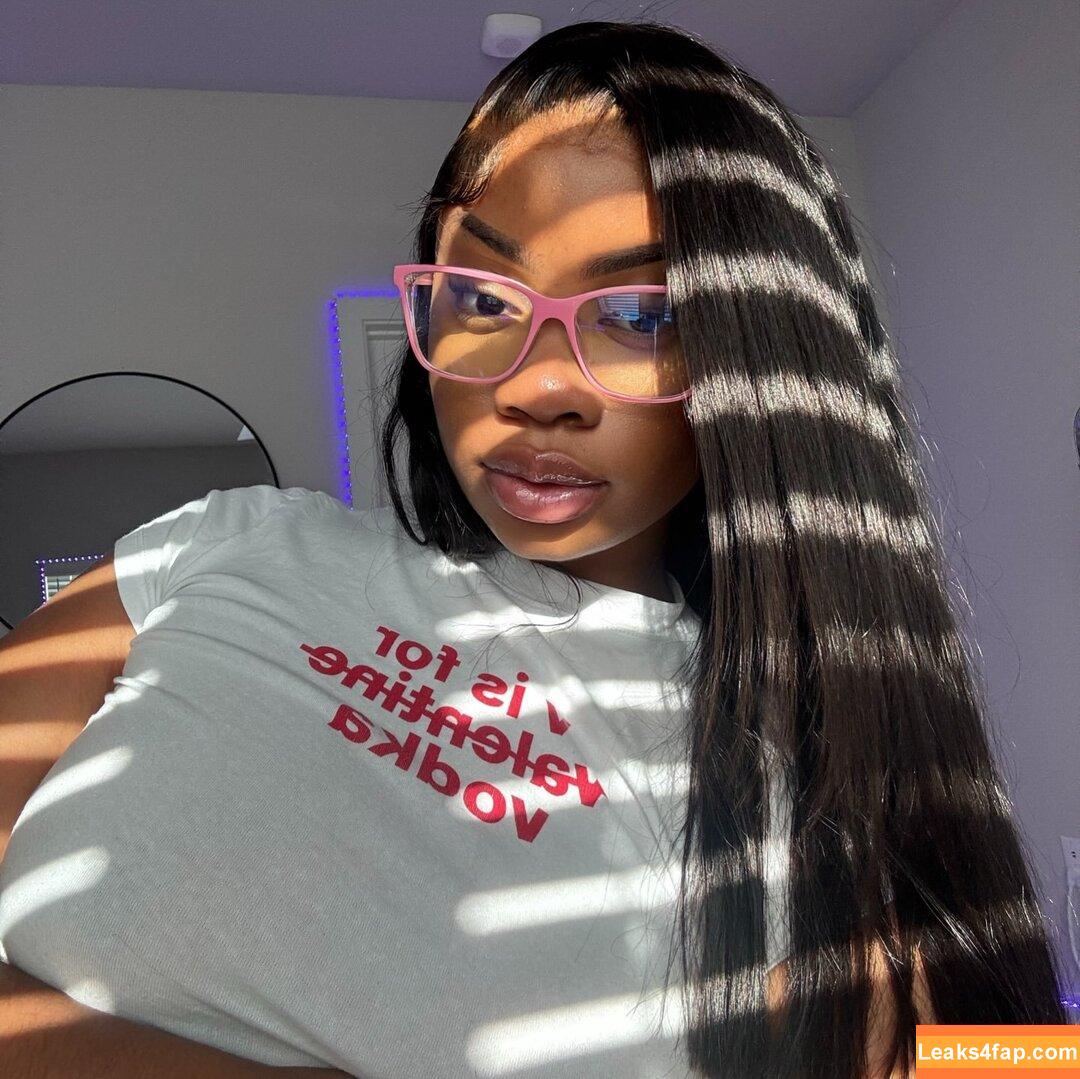 Yazmynswrld leaked photo photo #0054