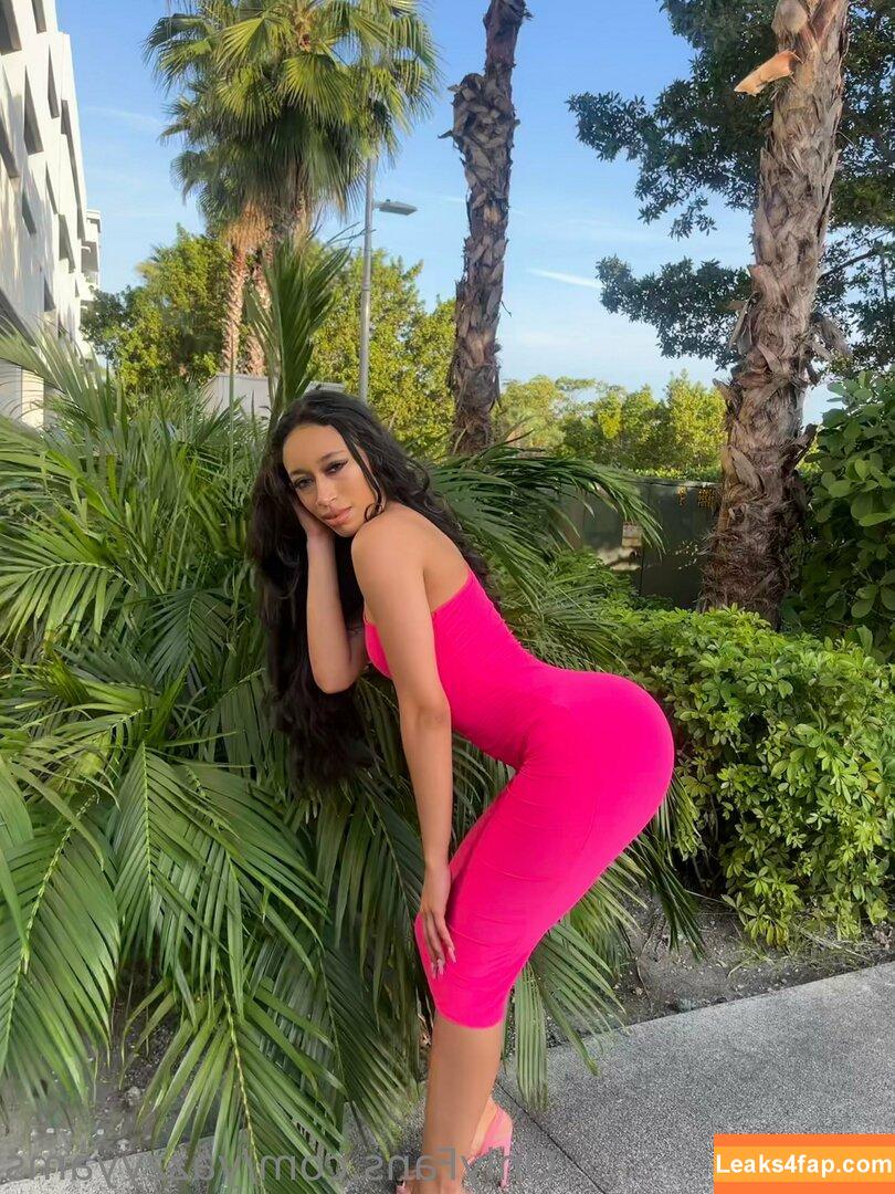 yazzyyams / Queen Yasmeena / yazzylonglegs слитое фото фото #0240