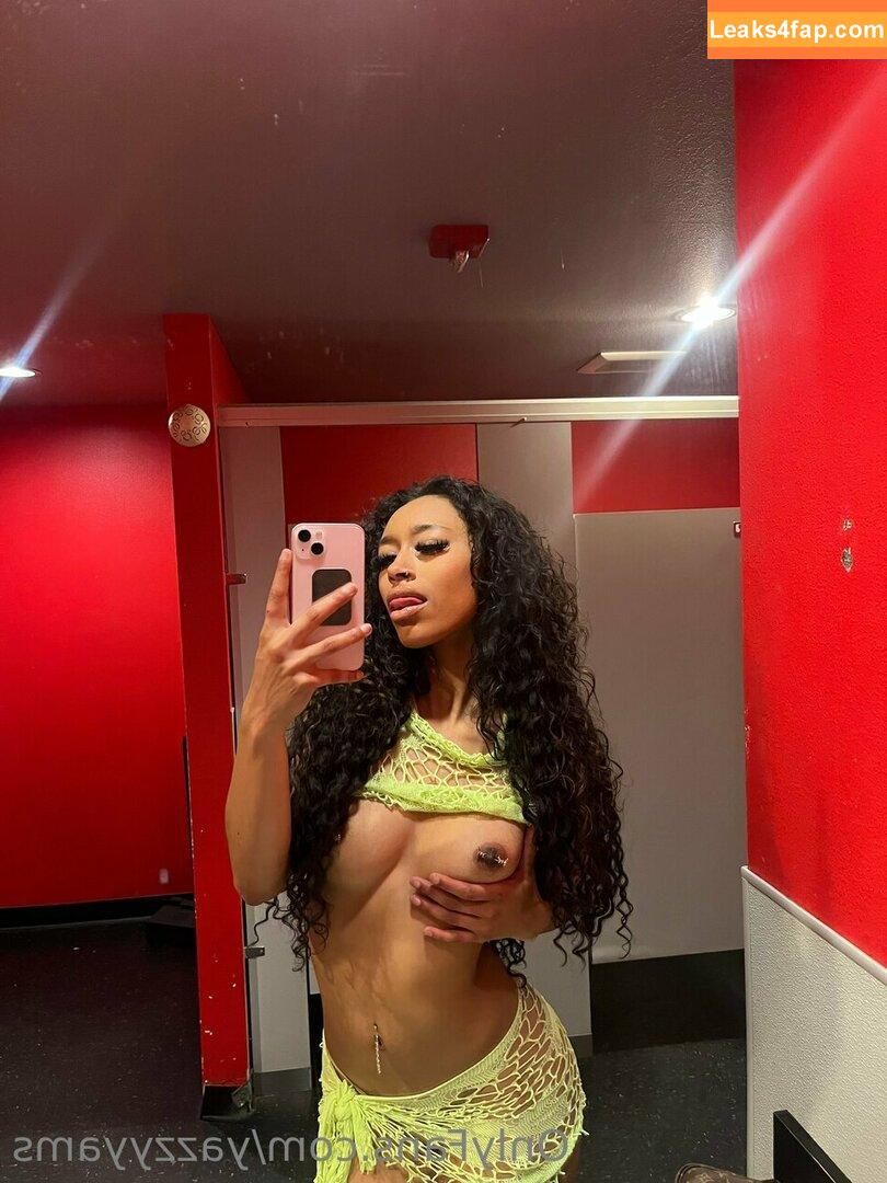 yazzyyams / Queen Yasmeena / yazzylonglegs leaked photo photo #0310