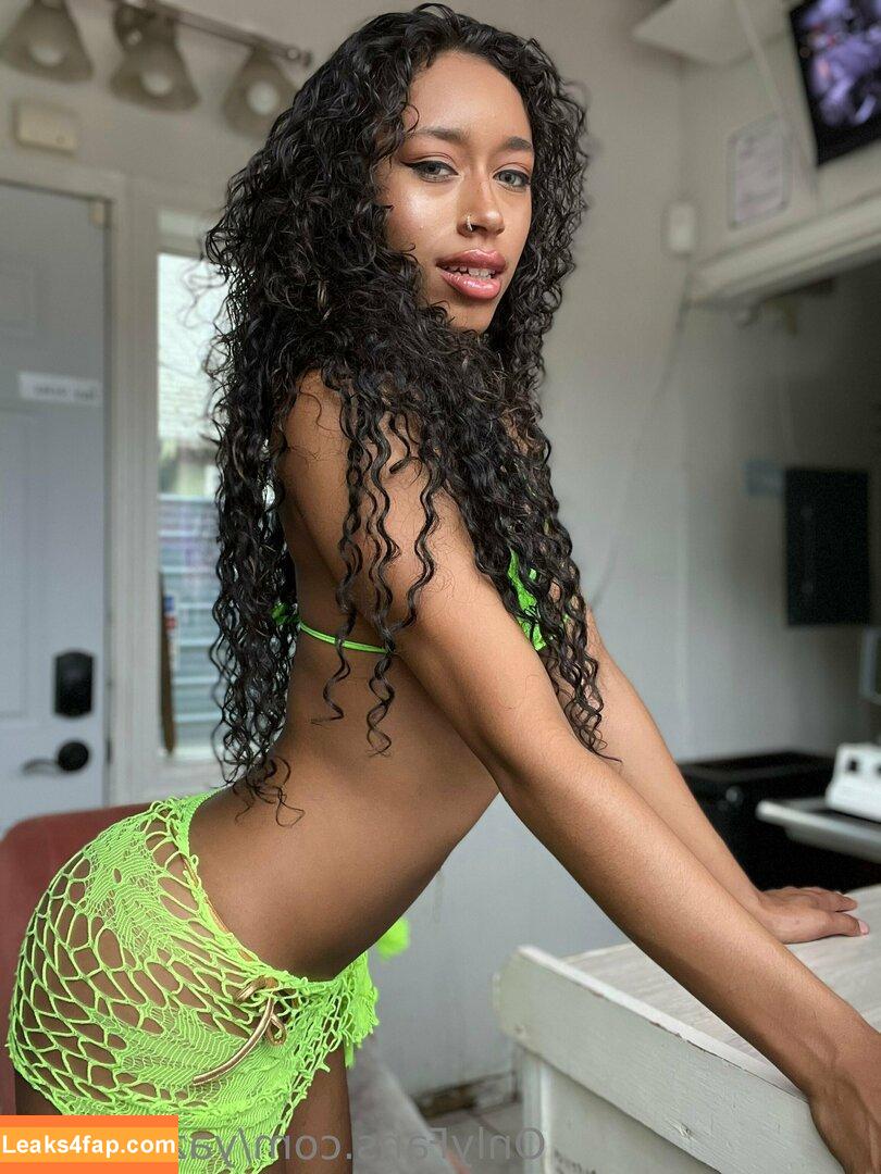 yazzyyams / Queen Yasmeena / yazzylonglegs leaked photo photo #0439