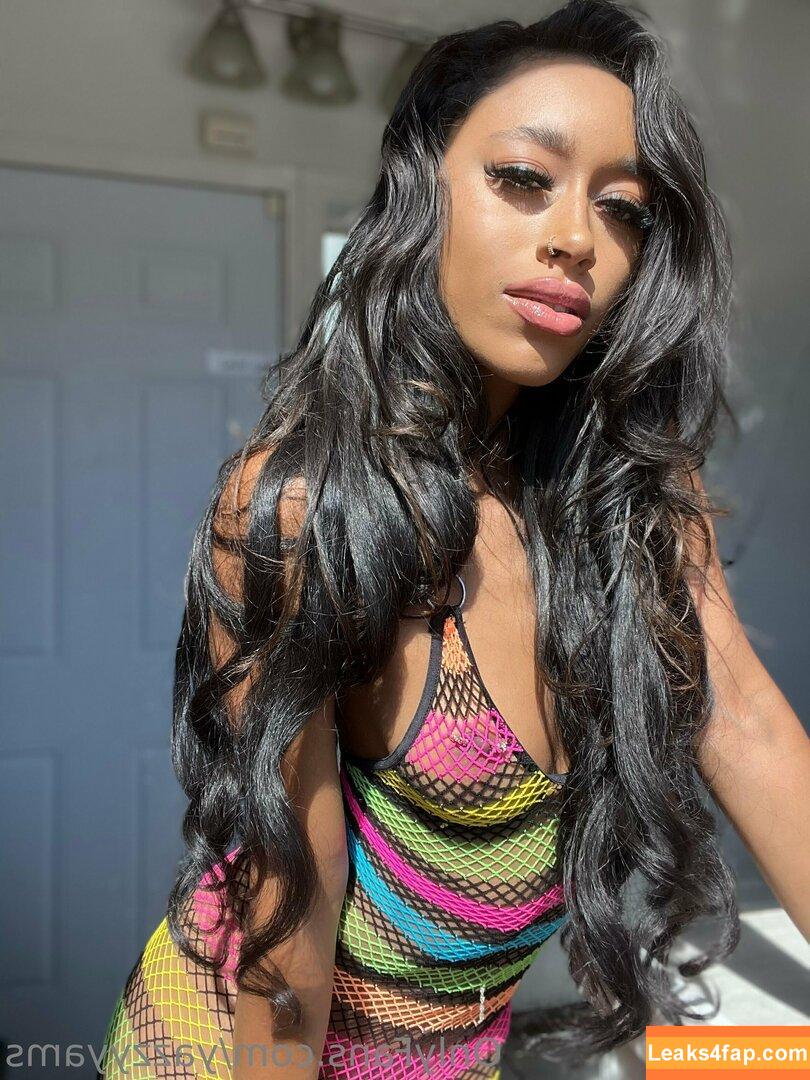 yazzyyams / Queen Yasmeena / yazzylonglegs leaked photo photo #0606