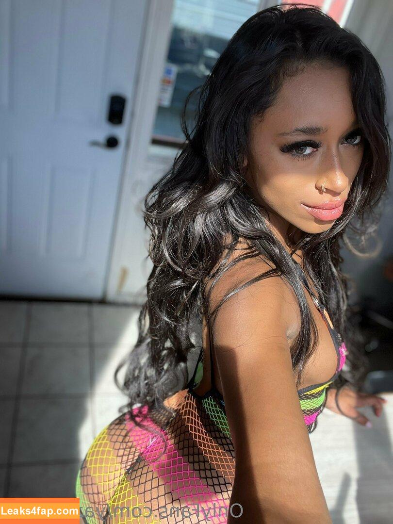 yazzyyams / Queen Yasmeena / yazzylonglegs leaked photo photo #0637