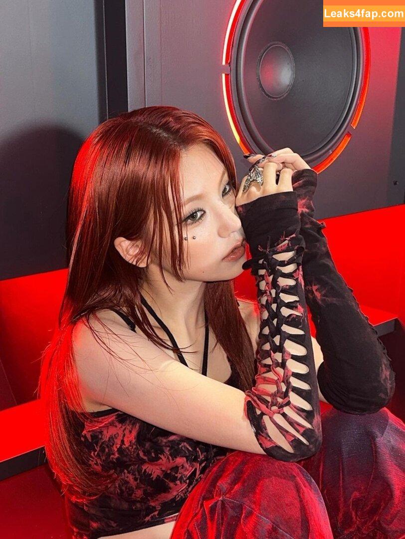 Yeji / Hwang Ye-ji / ITZY (예지 / yezyizhere leaked photo photo #0001