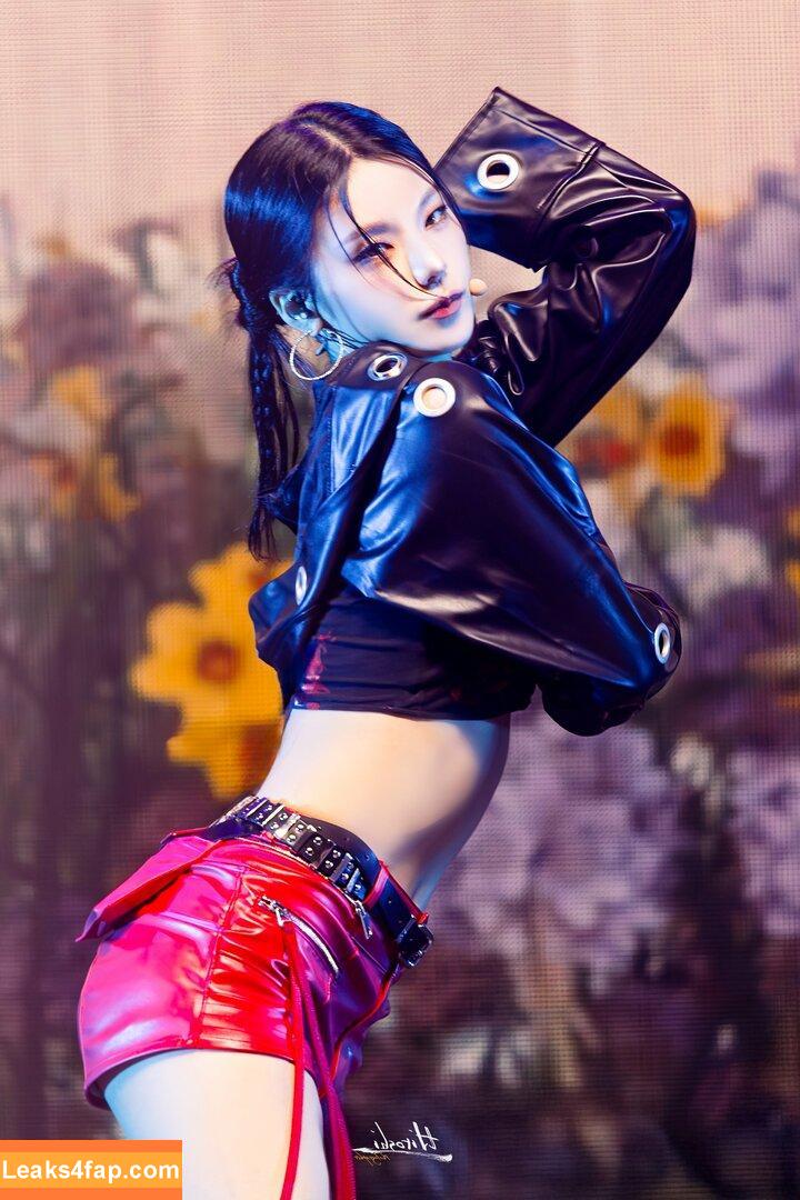 Yeji / Hwang Ye-ji / ITZY (예지 / yezyizhere leaked photo photo #0093