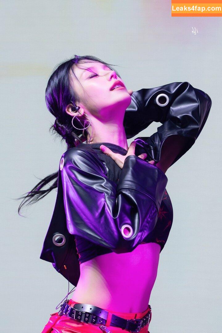 Yeji / Hwang Ye-ji / ITZY (예지 / yezyizhere leaked photo photo #0100