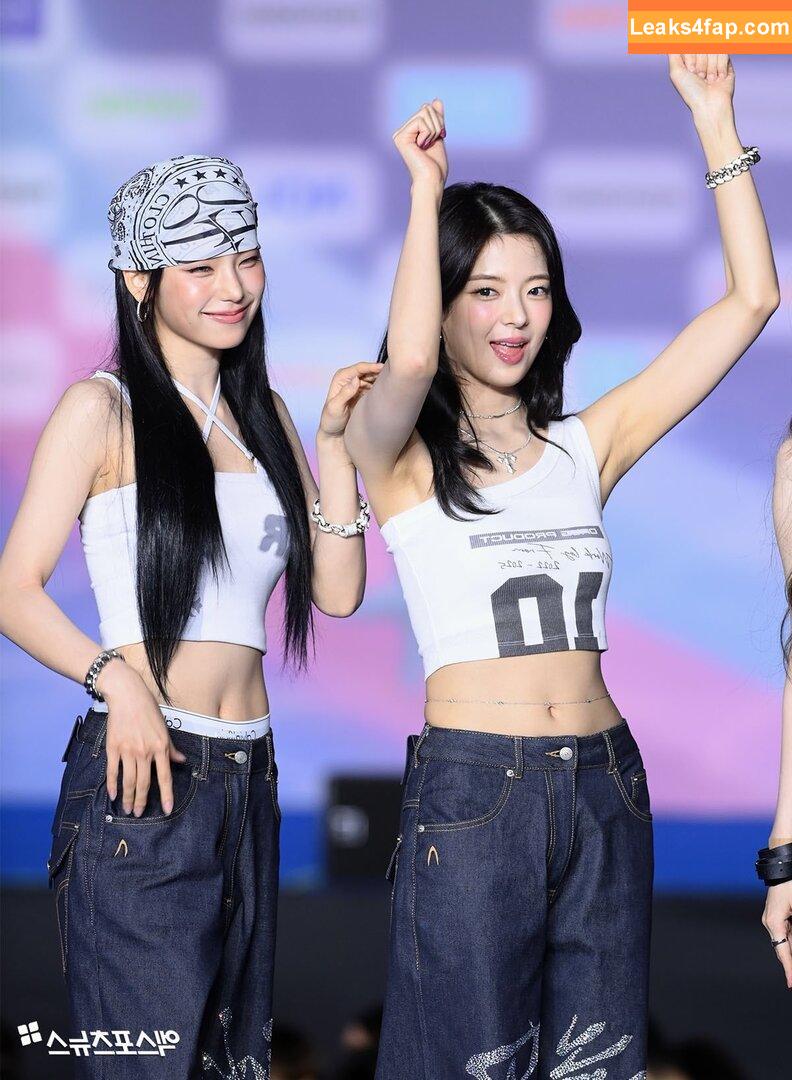 Yeji / Hwang Ye-ji / ITZY (예지 / yezyizhere слитое фото фото #0118