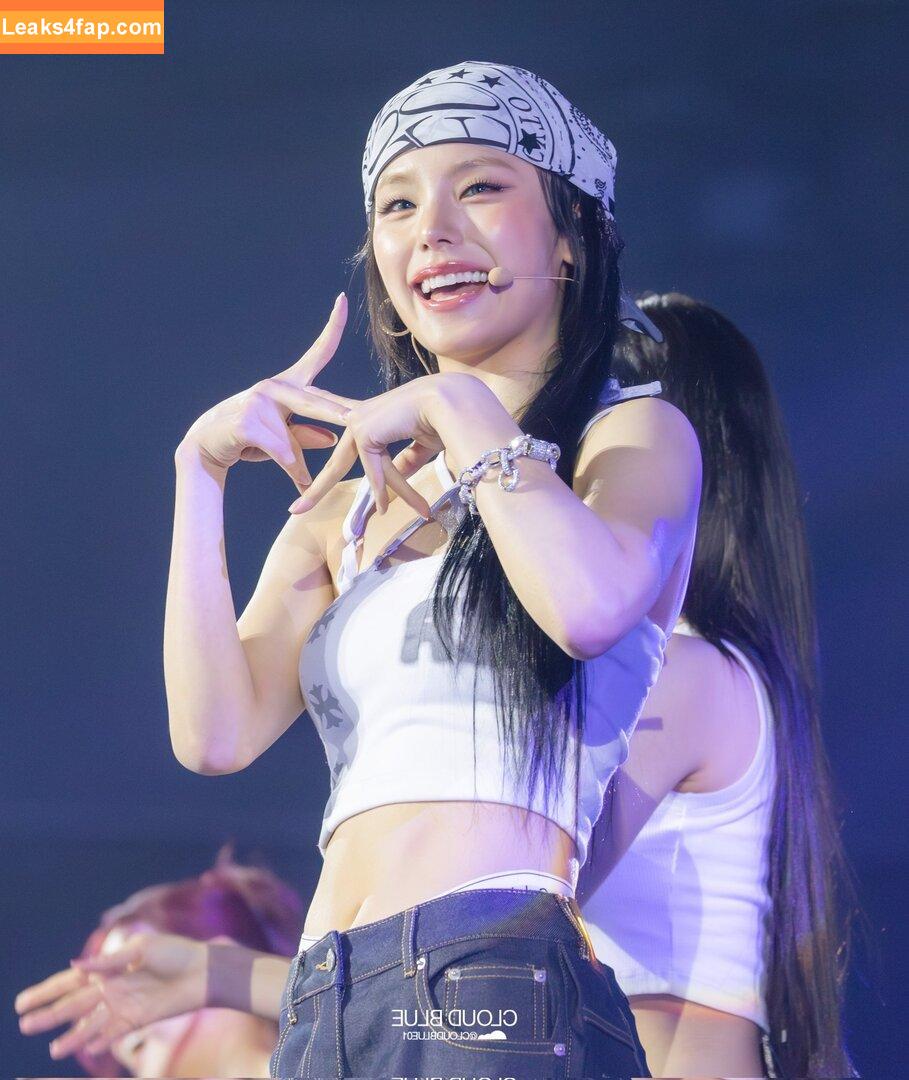 Yeji / Hwang Ye-ji / ITZY (예지 / yezyizhere слитое фото фото #0129