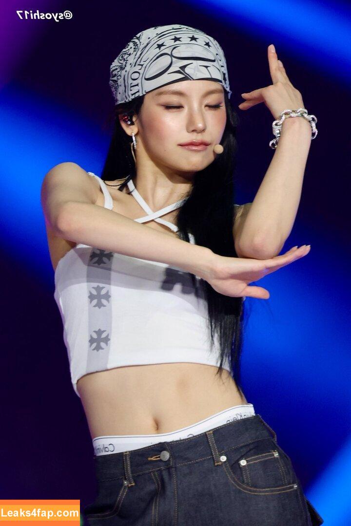 Yeji / Hwang Ye-ji / ITZY (예지 / yezyizhere слитое фото фото #0136