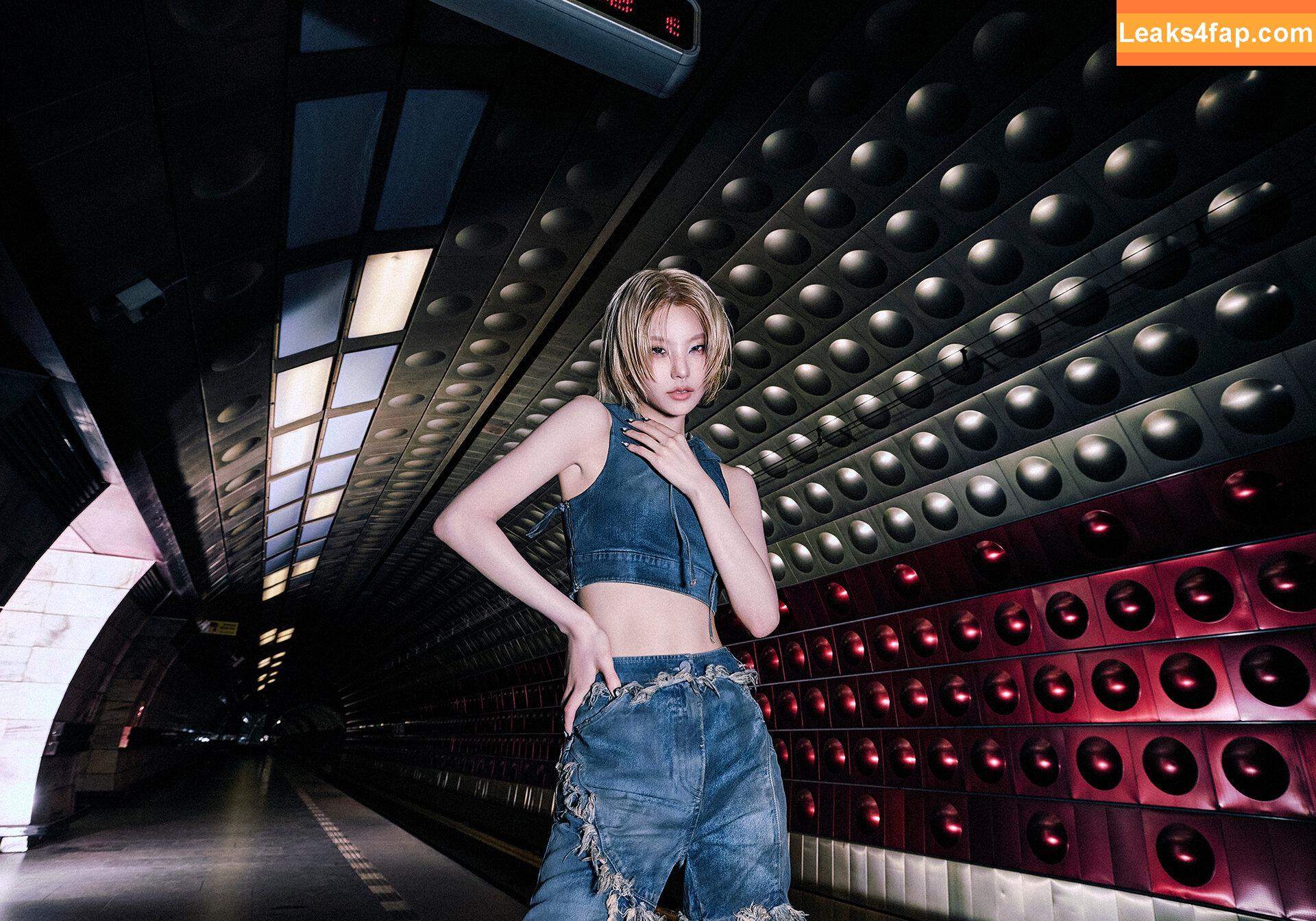 Yeji / Hwang Ye-ji / ITZY (μμ§ / yezyizhere leaked photo photo #0175