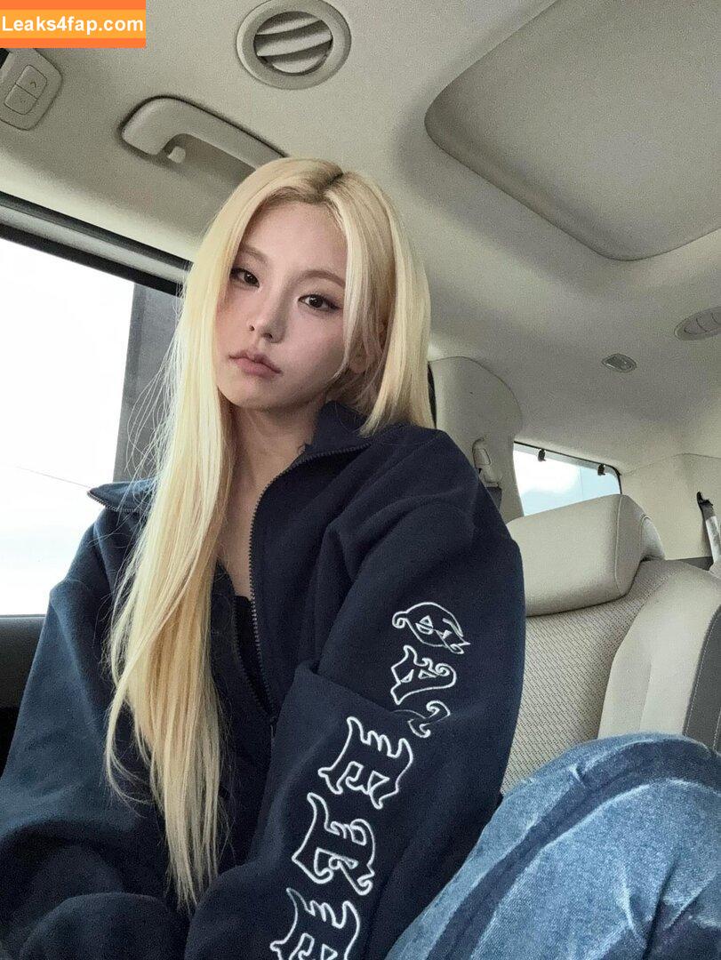 Yeji / Hwang Ye-ji / ITZY (예지 / yezyizhere leaked photo photo #0187