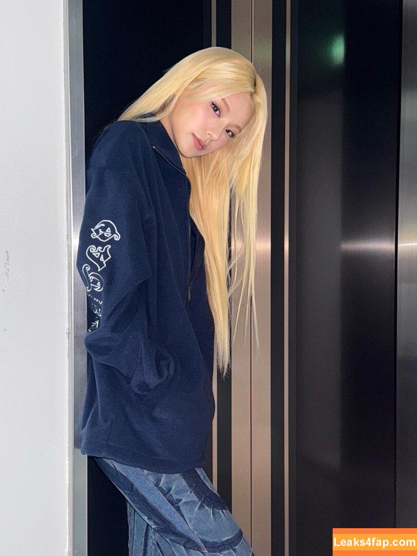 Yeji / Hwang Ye-ji / ITZY (예지 / yezyizhere слитое фото фото #0191