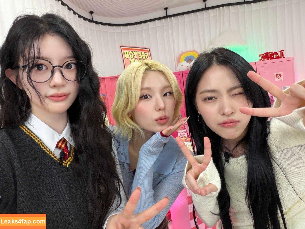 Yeji / Hwang Ye-ji / ITZY (예지 / yezyizhere leaked photo photo #0206