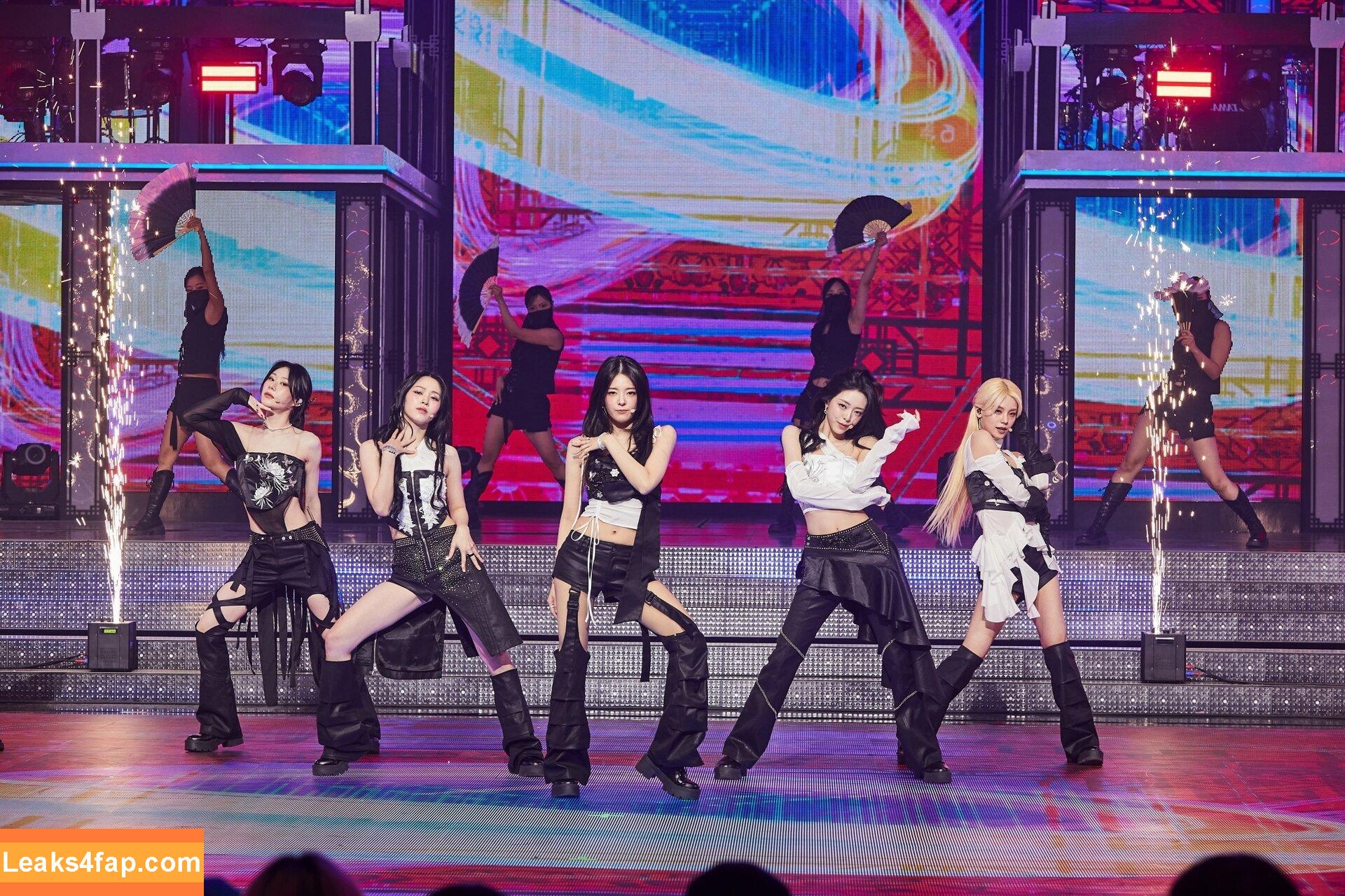 Yeji / Hwang Ye-ji / ITZY (예지 / yezyizhere leaked photo photo #0236