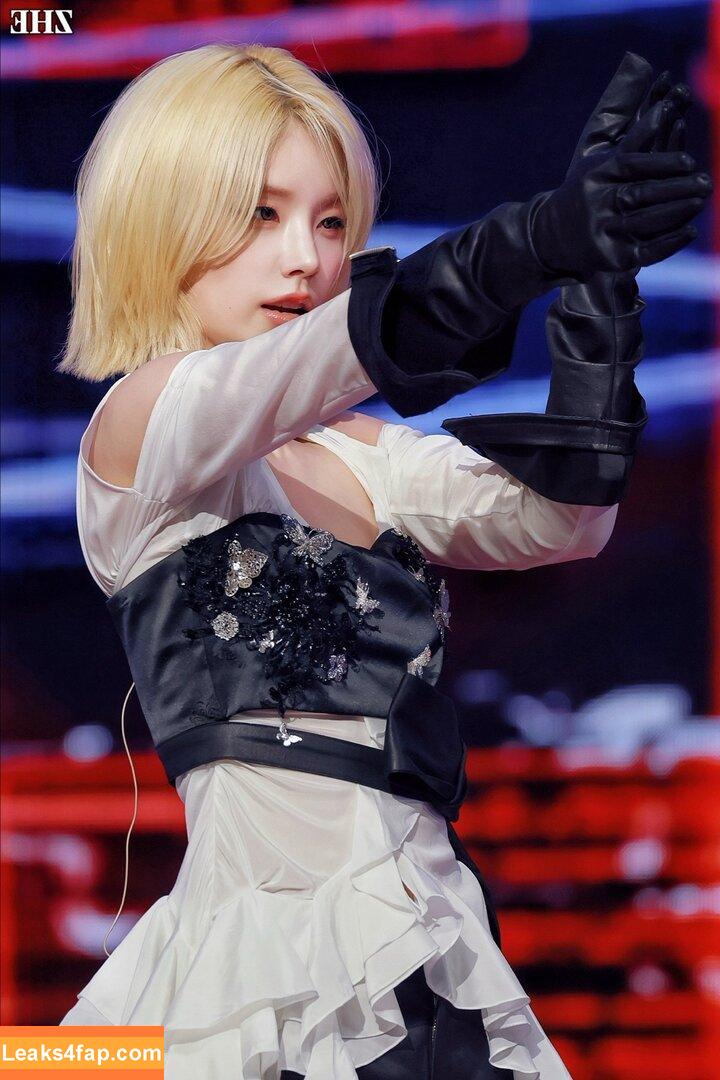 Yeji / Hwang Ye-ji / ITZY (예지 / yezyizhere leaked photo photo #0243