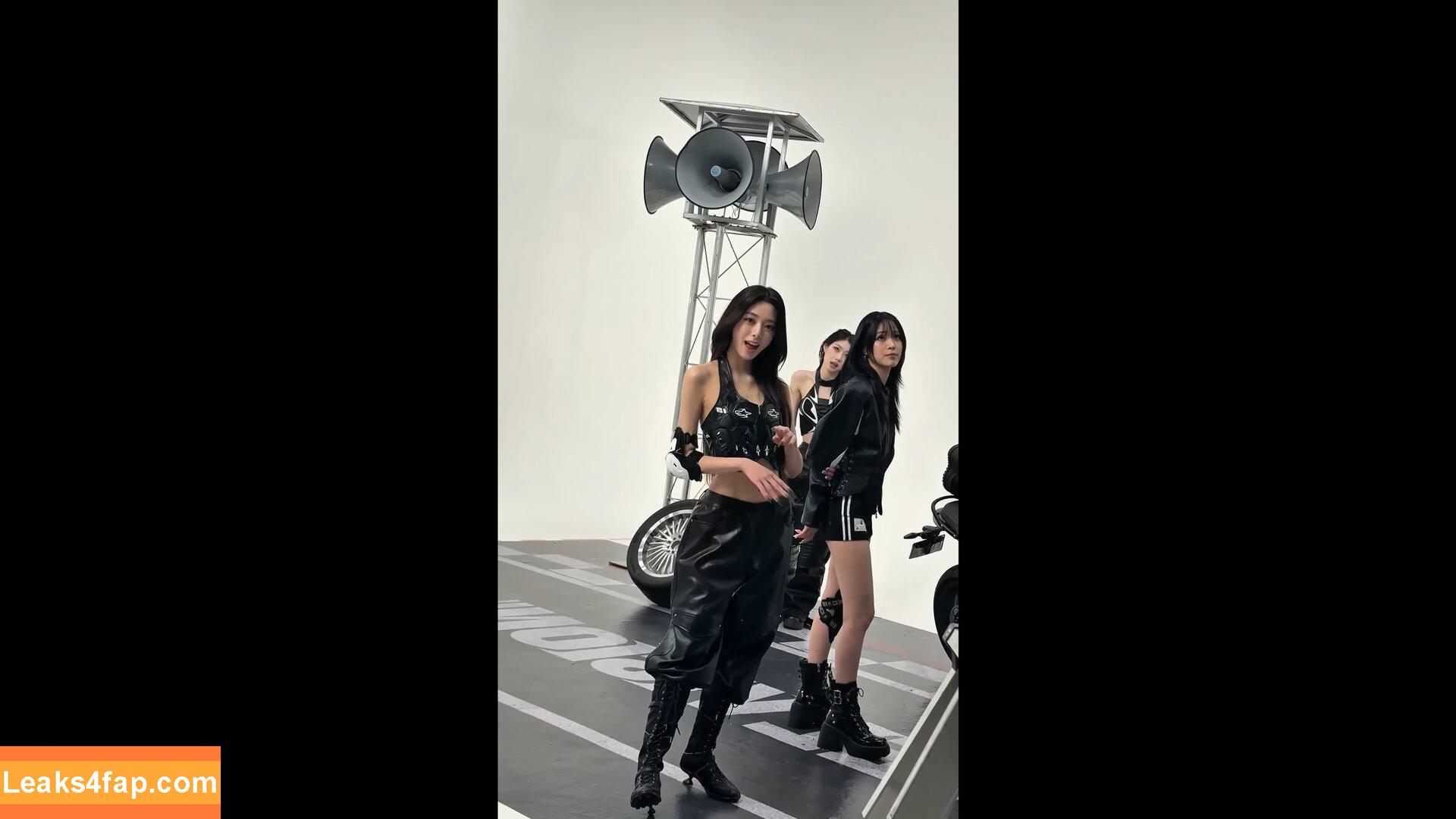 Yeji / Hwang Ye-ji / ITZY (예지 / yezyizhere leaked photo photo #0278
