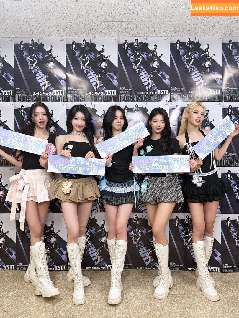 Yeji / Hwang Ye-ji / ITZY (예지 / yezyizhere leaked photo photo #0297