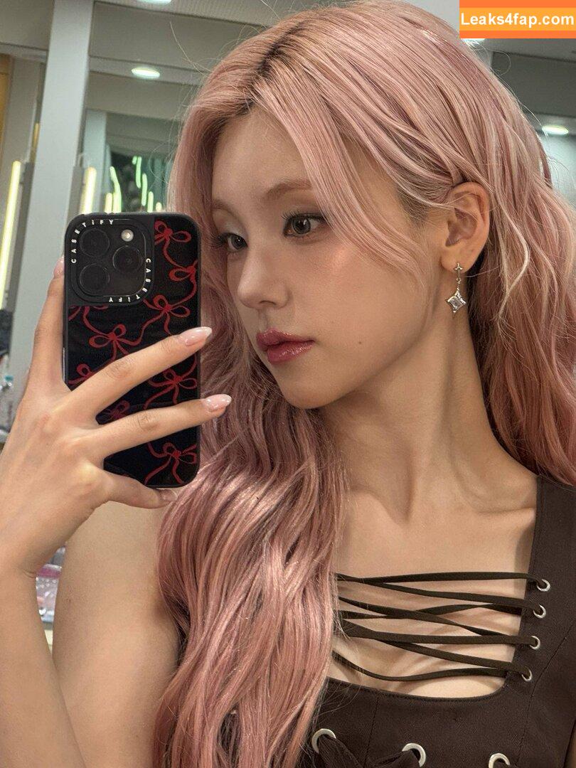 Yeji / Hwang Ye-ji / ITZY (예지 / yezyizhere leaked photo photo #0337