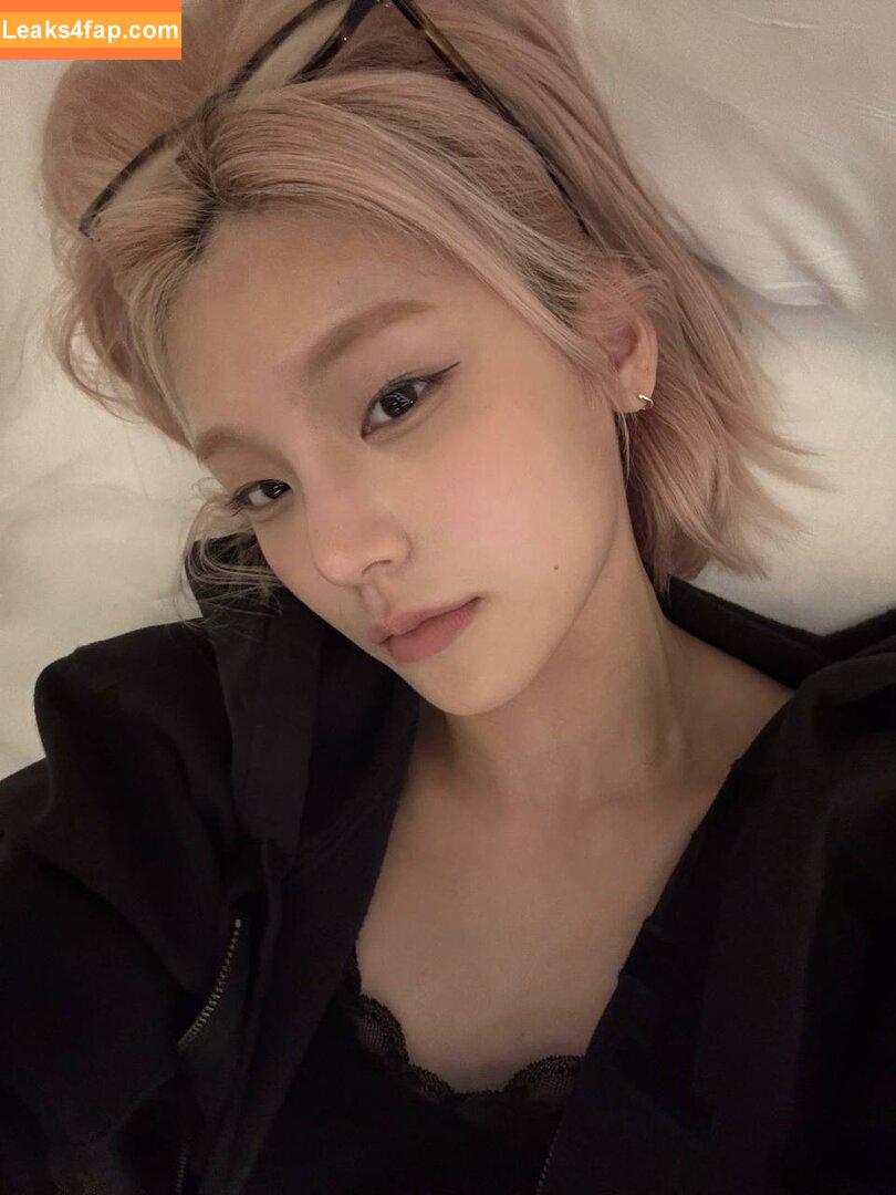 Yeji / Hwang Ye-ji / ITZY (예지 / yezyizhere leaked photo photo #0385
