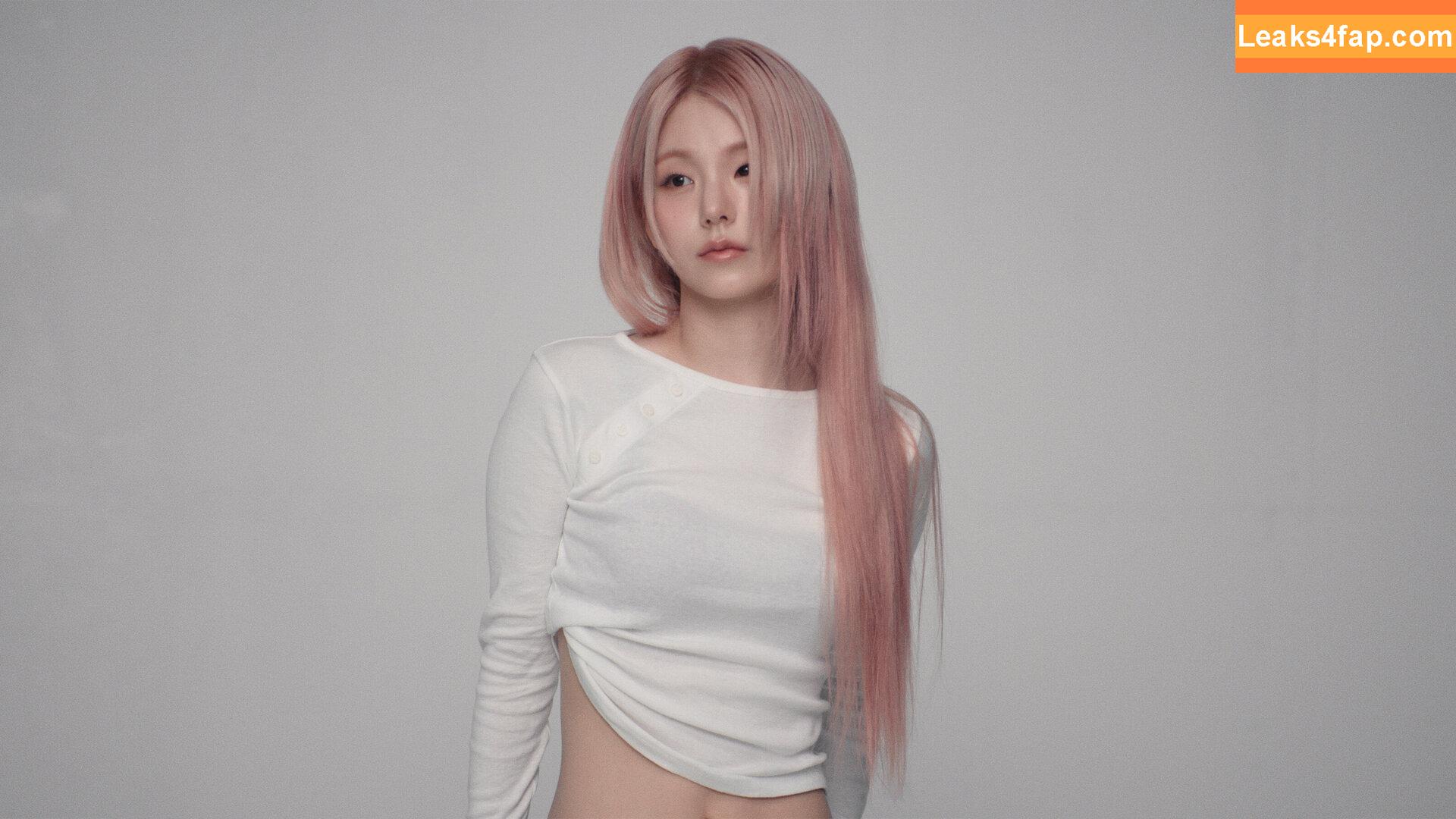 Yeji / Hwang Ye-ji / ITZY (예지 / yezyizhere leaked photo photo #0406