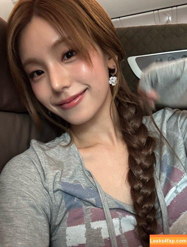 Yeji / Hwang Ye-ji / ITZY (예지 / yezyizhere слитое фото фото #0459