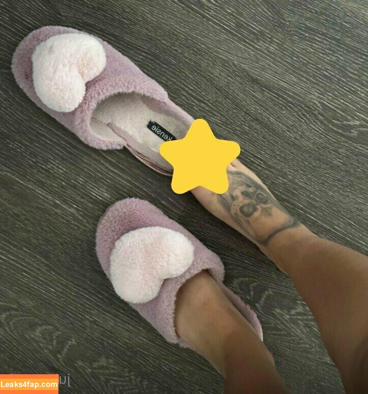 yell0wp0rntapez / nicoledevinez2 leaked photo photo #0058