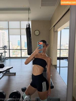 YeseniaPan photo #0178