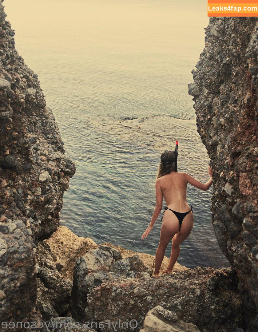 yesonee /  / ariaaback / arialll leaked photo photo #0030