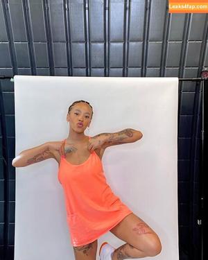 Yinka Bokinni photo #0021