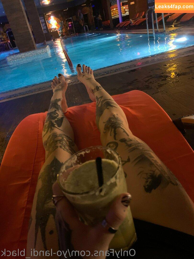 yo-landi_black / zefside.represent leaked photo photo #0005