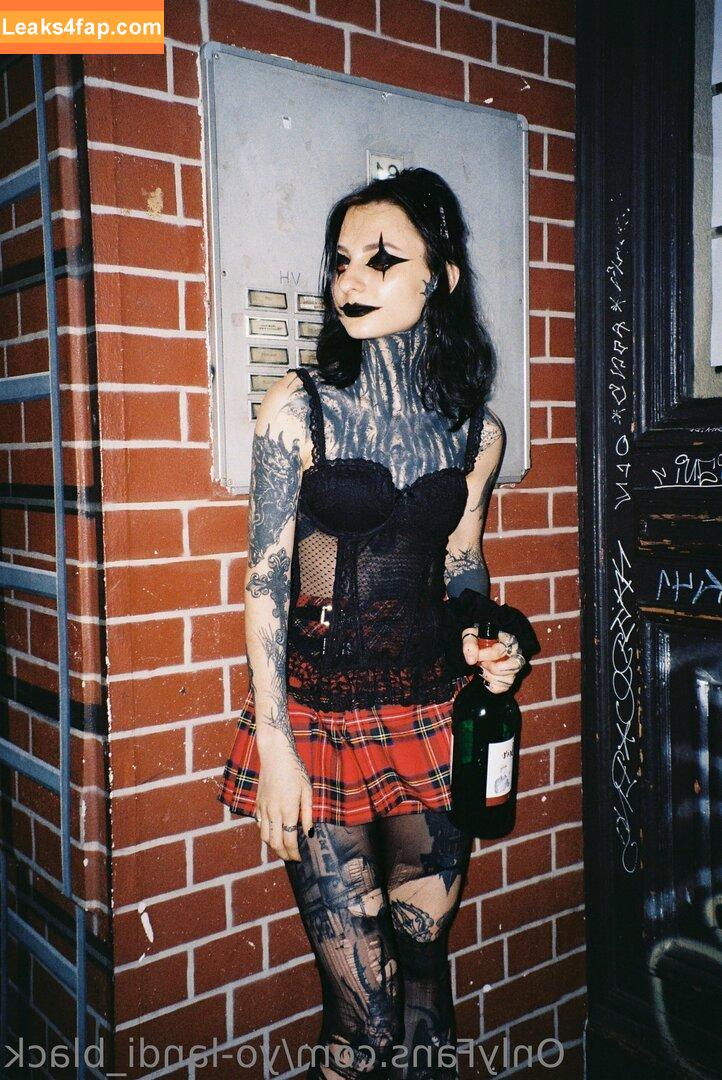 yo-landi_black / zefside.represent leaked photo photo #0021