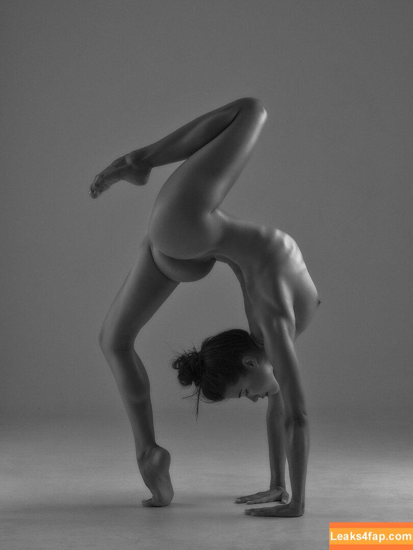 Yoana Nikolova / https: / nikolova_y слитое фото фото #0027