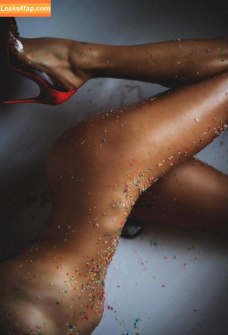 Yoana Nikolova / https: / nikolova_y leaked photo photo #0342