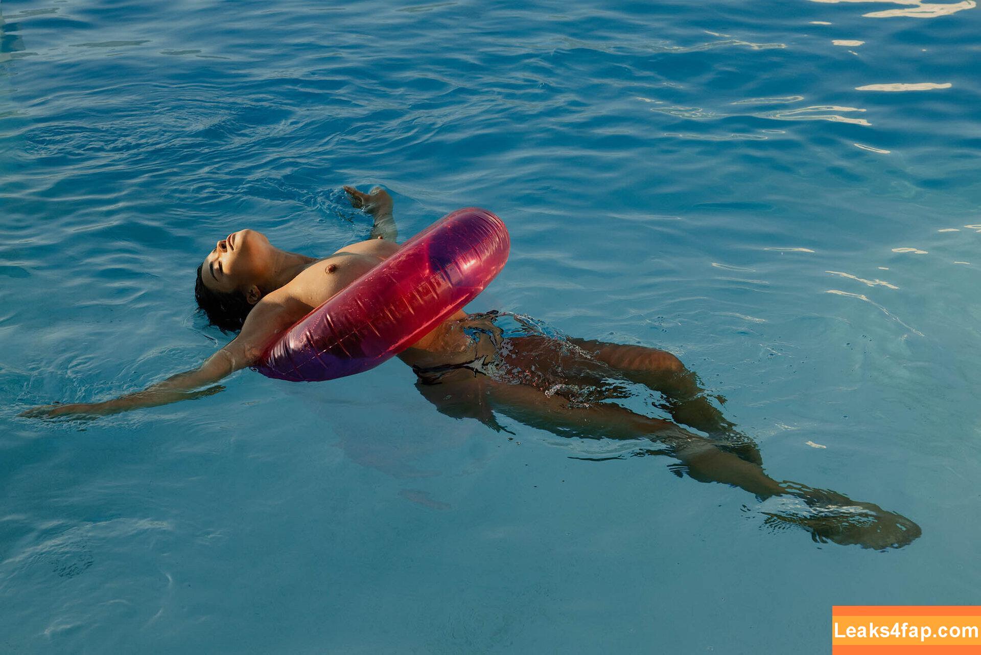 Yoana Nikolova / https: / nikolova_y leaked photo photo #0427