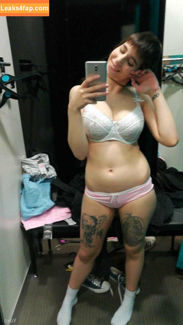 yoko_foxy / foxy.yoko leaked photo photo #0206