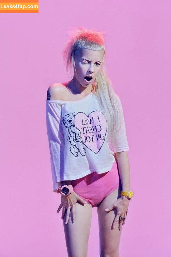 Yolandi Visser / zefside.represent leaked photo photo #0010