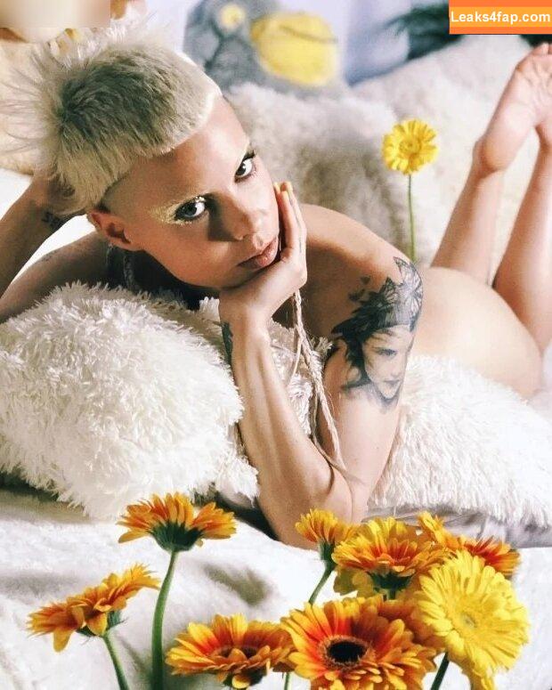 Yolandi Visser / zefside.represent leaked photo photo #0027