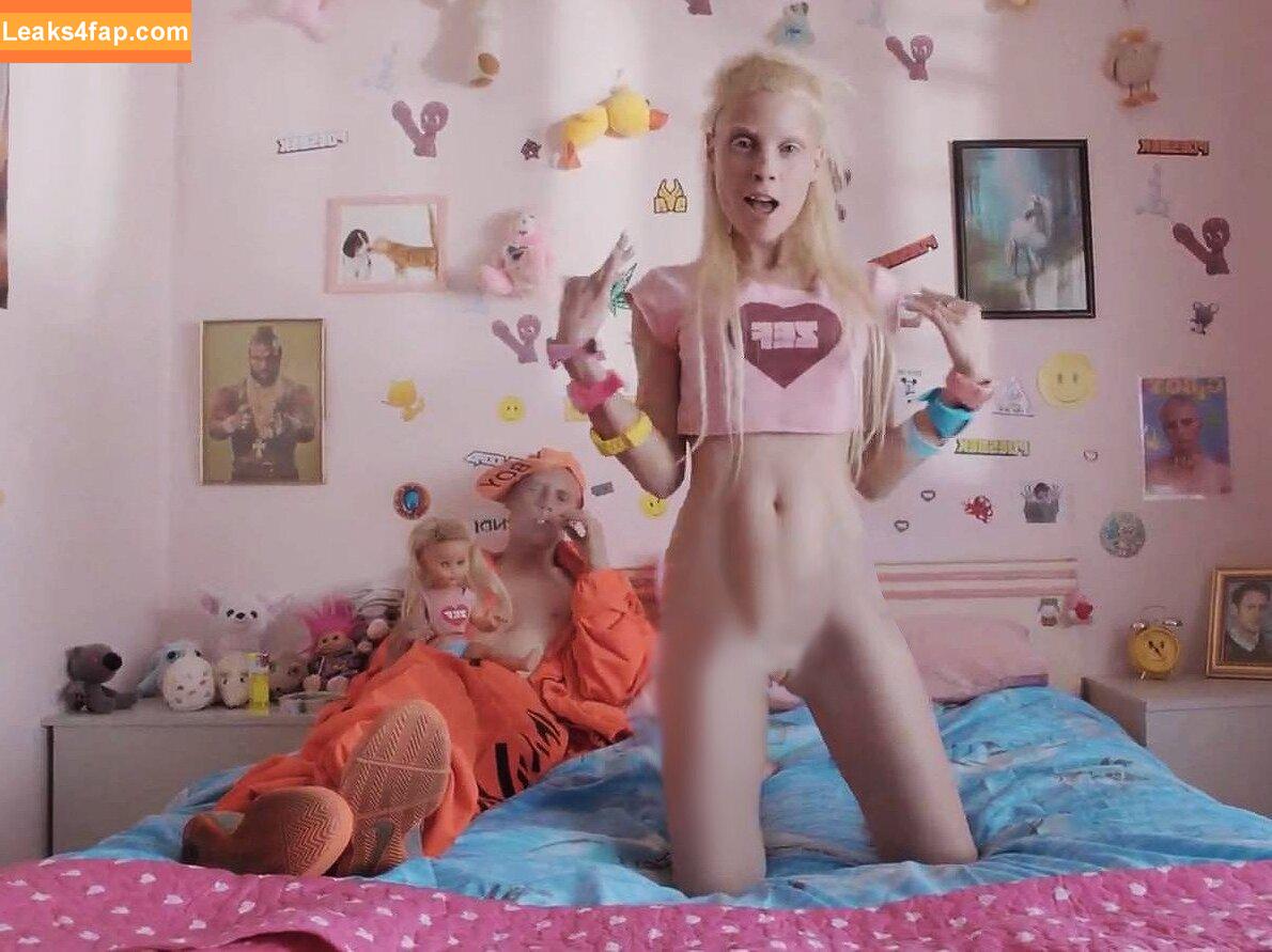 Yolandi Visser / zefside.represent leaked photo photo #0076