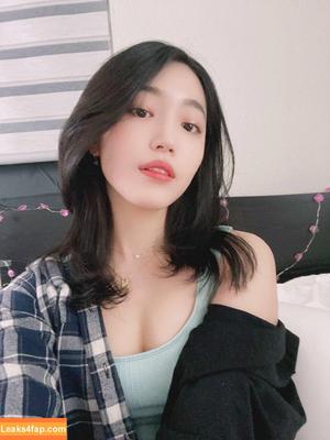 Yoojin photo #0001