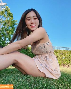 Yoojin photo #0004