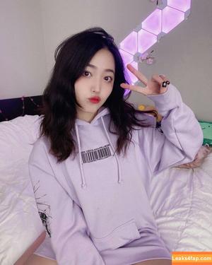 Yoojin photo #0009