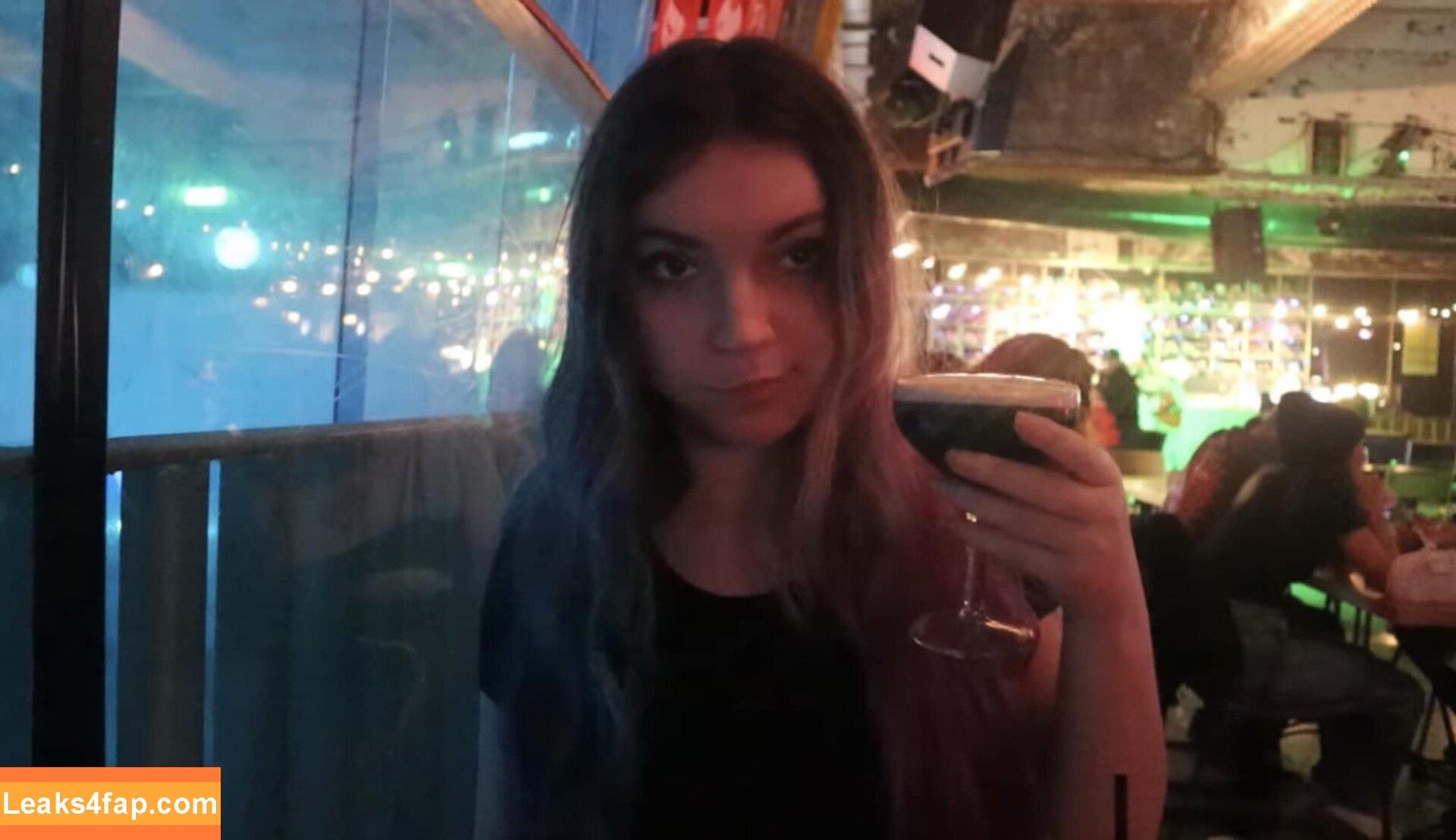 Your Dream Girlfriend / Caira / Caira.x / https: / yourinternetgirlfriendxx leaked photo photo #0021