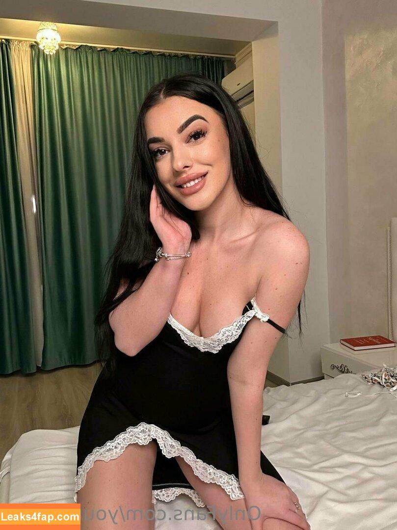 your_habibi / sweet_girl8838 leaked photo photo #0127