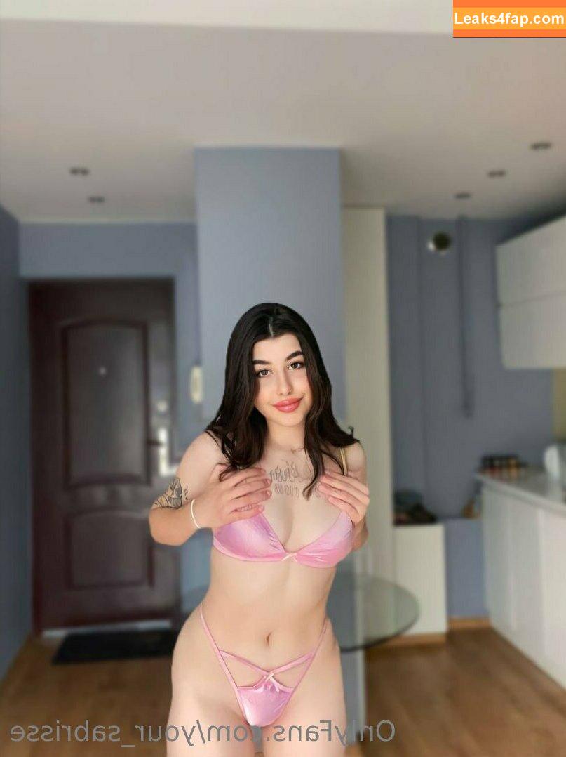 your_sabrisse / your_looks_e leaked photo photo #0251