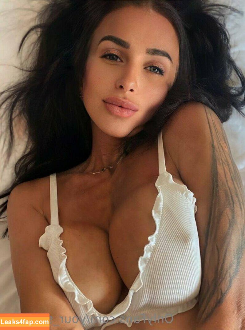 your_sabrisse / your_looks_e leaked photo photo #0288