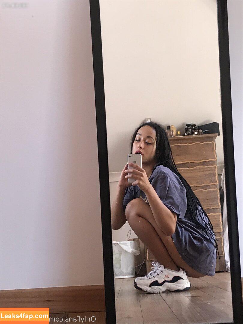 YourAfroBitch / Meleessa / melissabarreram / thatafrobitch leaked photo photo #0041