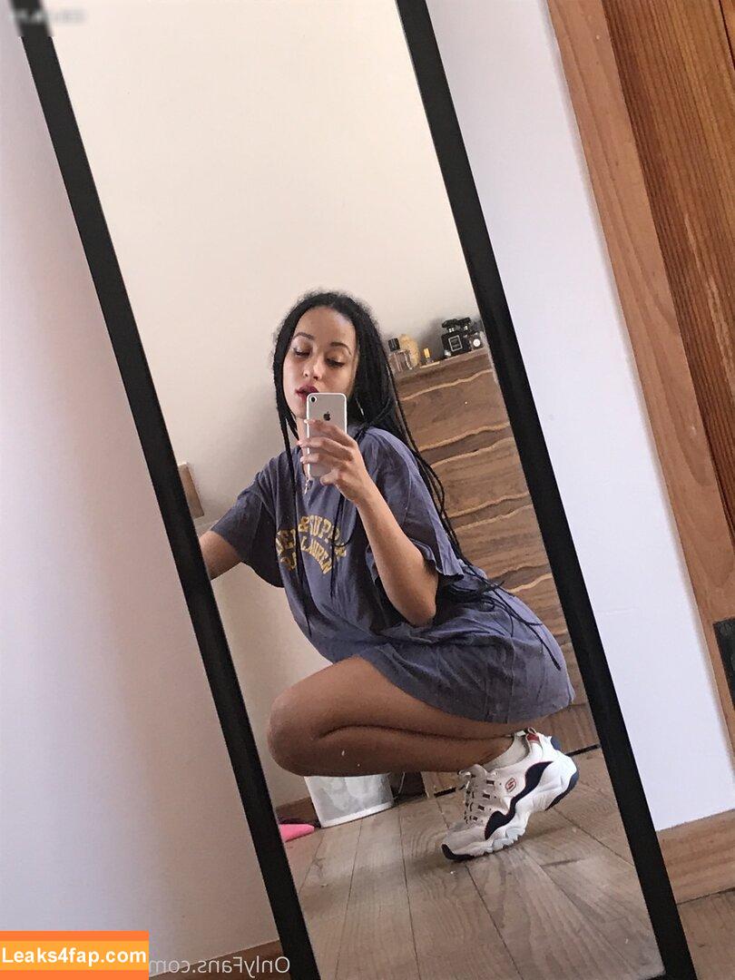 YourAfroBitch / Meleessa / melissabarreram / thatafrobitch leaked photo photo #0054