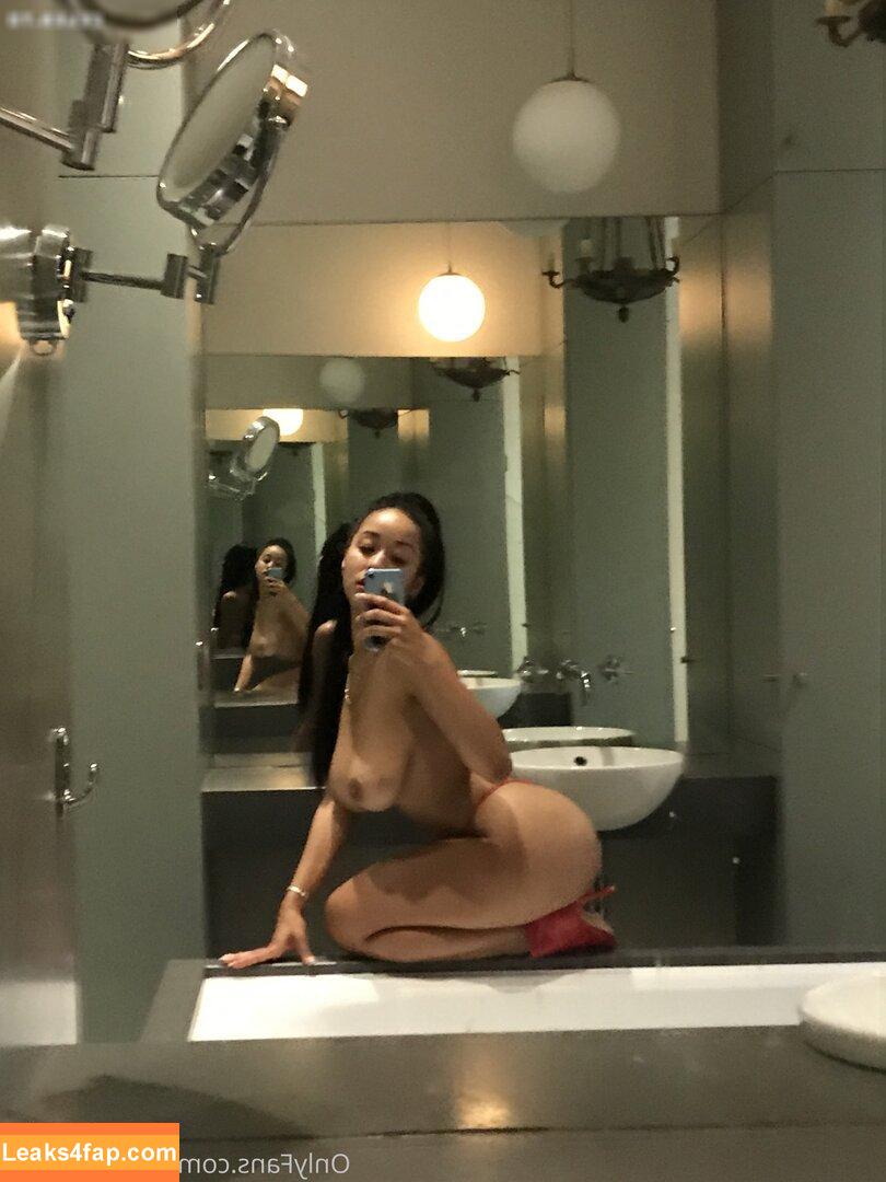 YourAfroBitch / Meleessa / melissabarreram / thatafrobitch leaked photo photo #0076